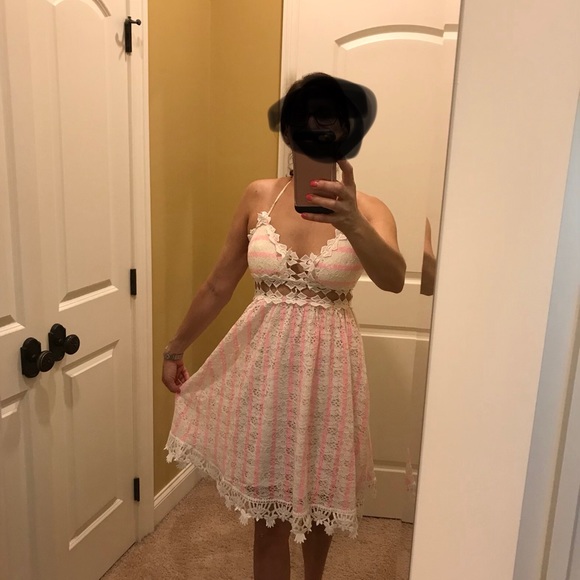 ⚠️only 1 left⚠️ 5 ⭐️ rated cut out dress - Picture 8 of 8